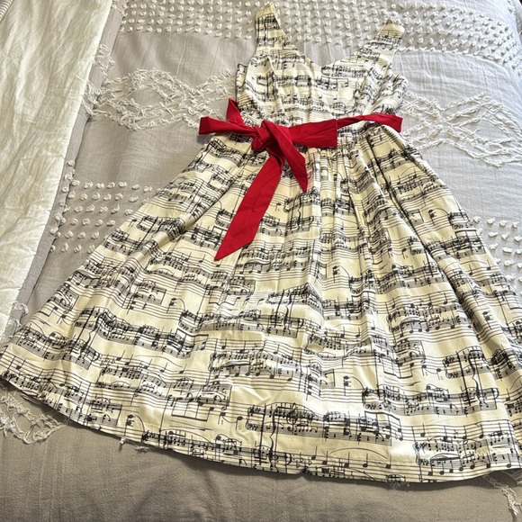 Music notes dress from ModCloth - Picture 5 of 10
